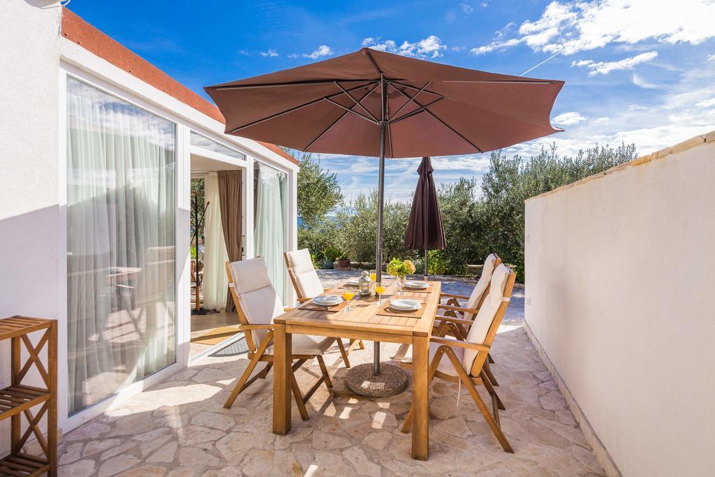 Holiday Home Zlatni San - Private Heated Pool Bol Zimmer foto